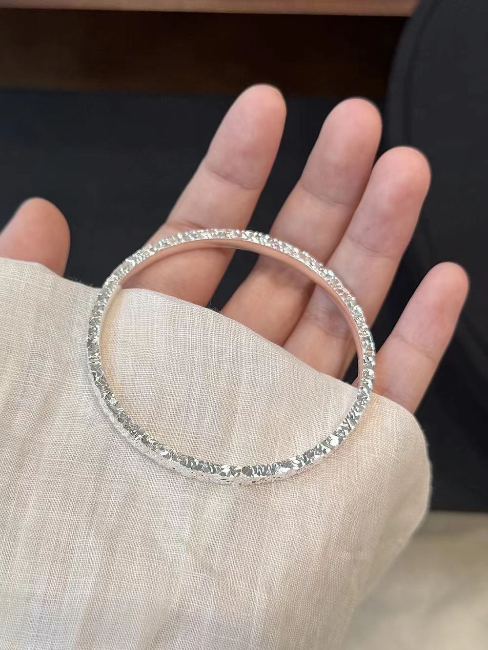 Three-Faceted Ice Texture Closed Silver Bangle, Fashion Versatile Holiday Gift