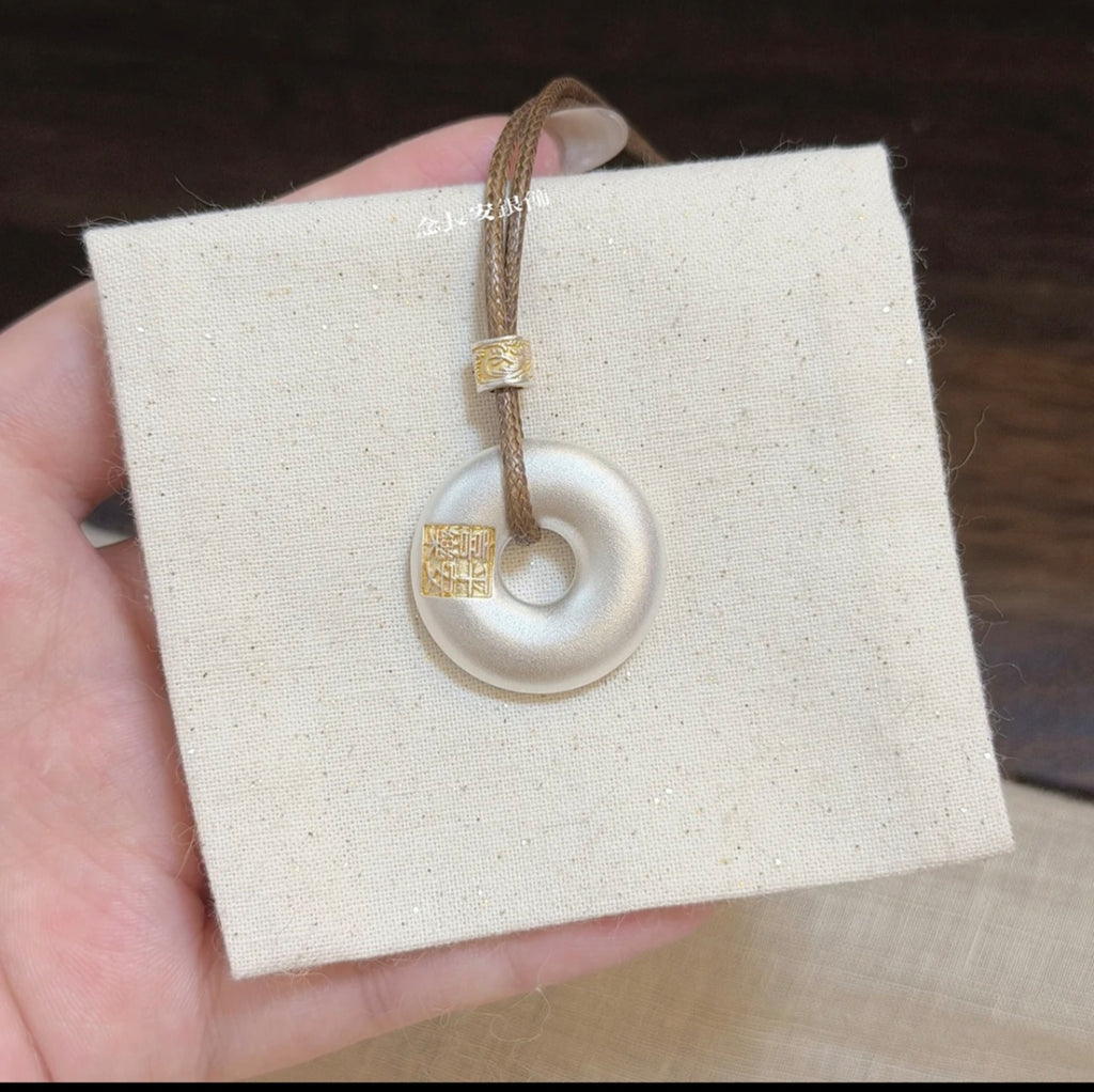 New Chinese Style Gold-Detailed Peace & Joy Pendant with Winding Grass Pattern, Minimalist Luxury National Style Jewelry